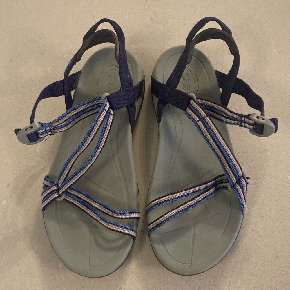 Teva Sirra sandals size 8